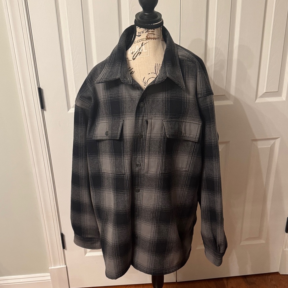 Ridge cut Men's Black and Gray Plaid Jacket